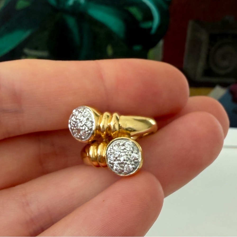 Twisted ring. Silver gold pleated. Size 4.5
New, never worn